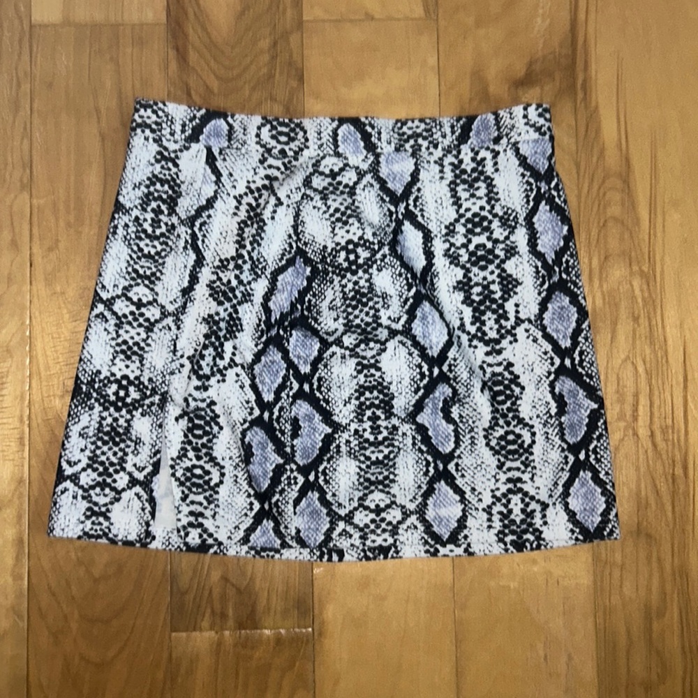 SHEIN Pattern Mini Skirt | Size Large